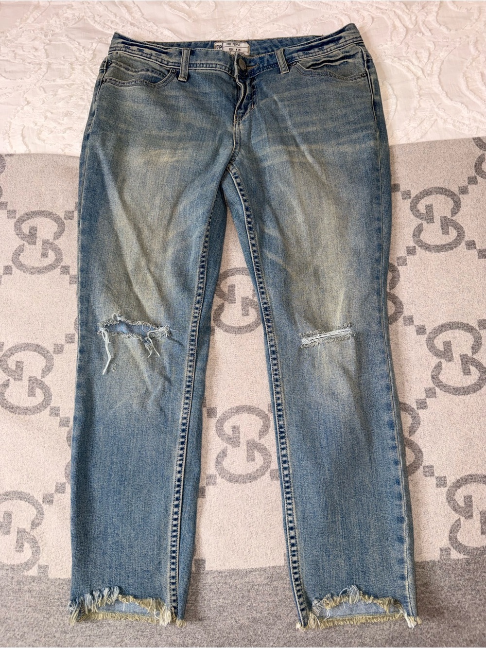 🌼 Free People Low Rise Jeans with Distressed Knees